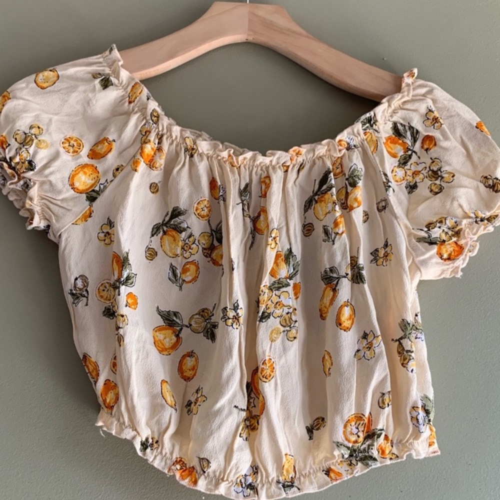 sage the label fruit top